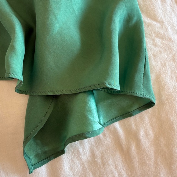 Anthropologie Elegant, Silk, Green Ruffle Blouse - Picture 4 of 8
